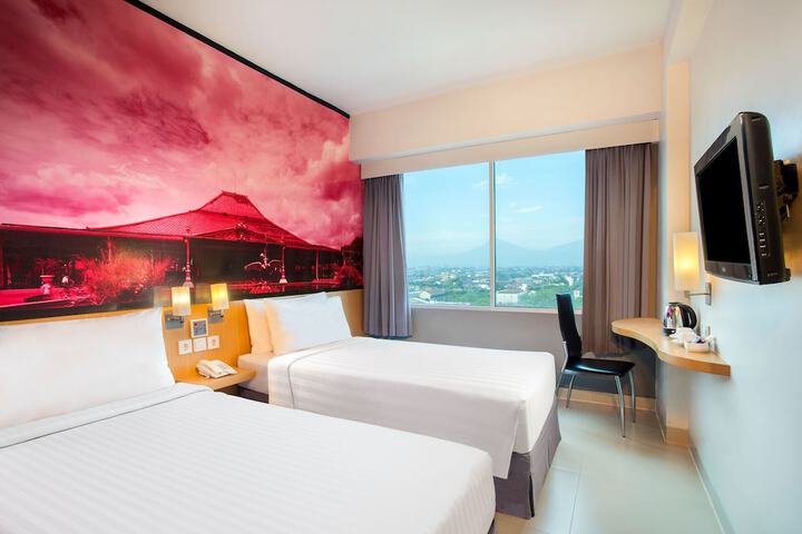 Room 6 of 25