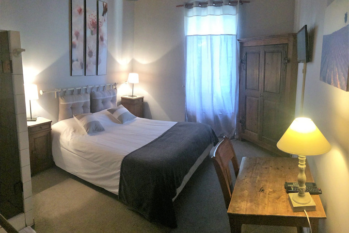 Room 2 of 10