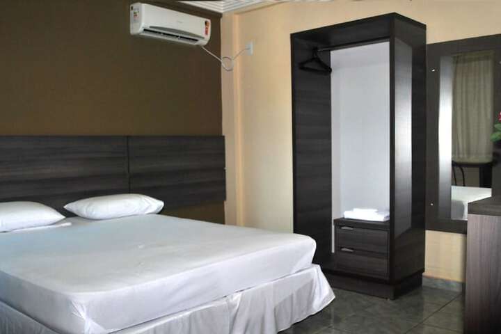 Room 8 of 22