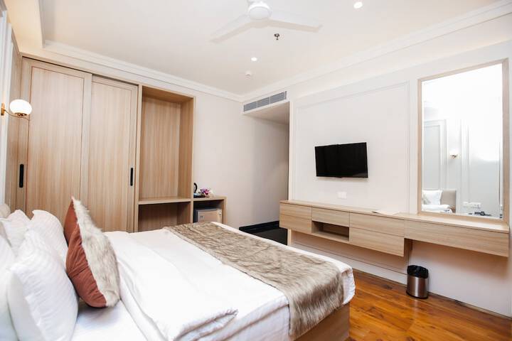 Room 10 of 40