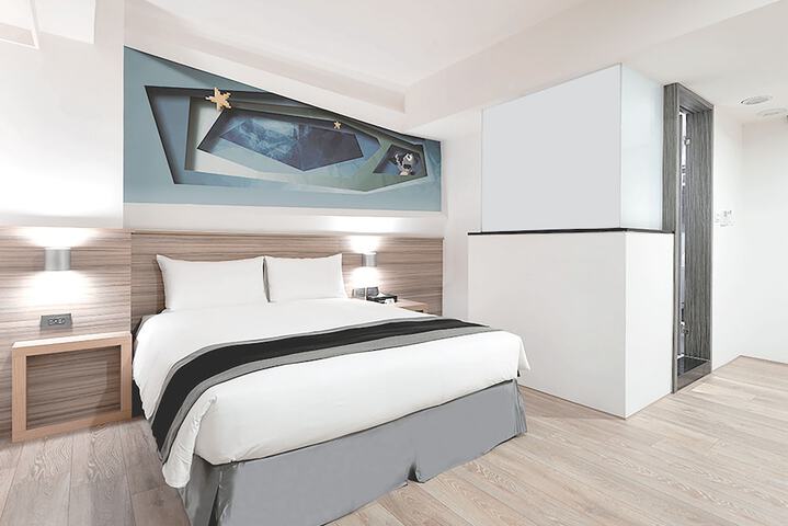 Room 14 of 18
