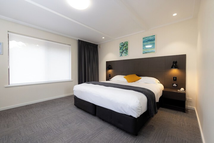 Room 10 of 68