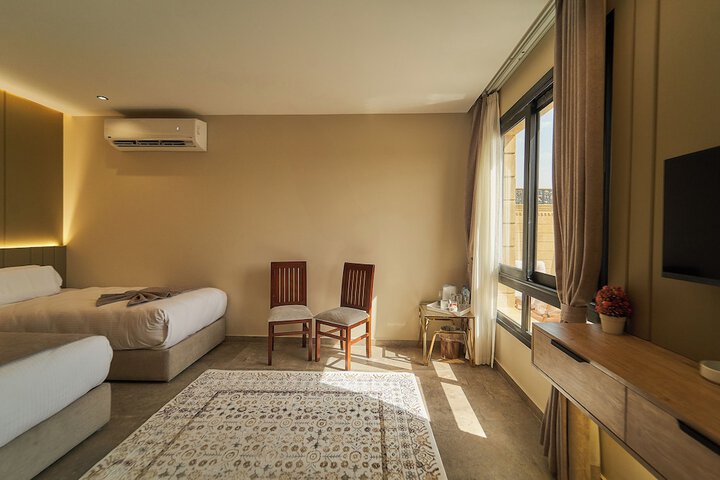 Room 98 of 148