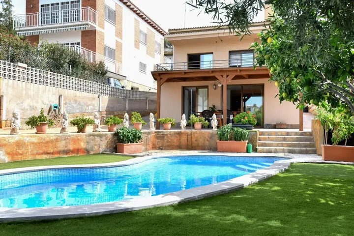 Pool 8 of 18