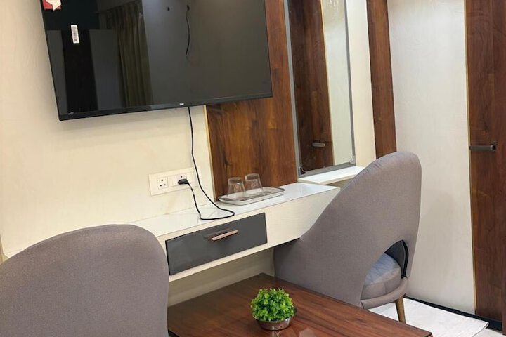 Room 6 of 40