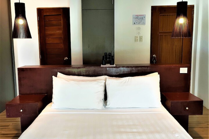 Room 19 of 73