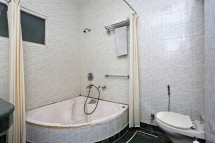 Room 5 of 39
