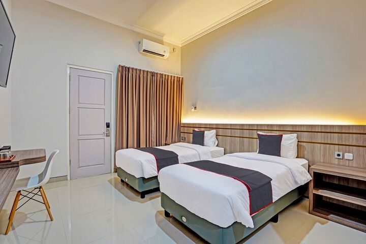 Room 35 of 38