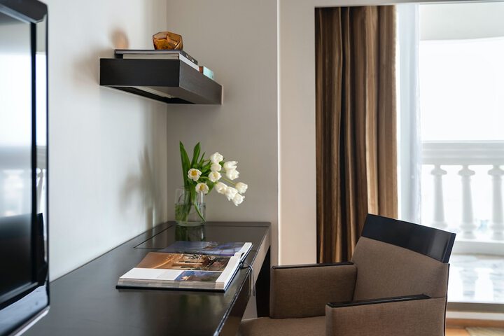 Room 38 of 220