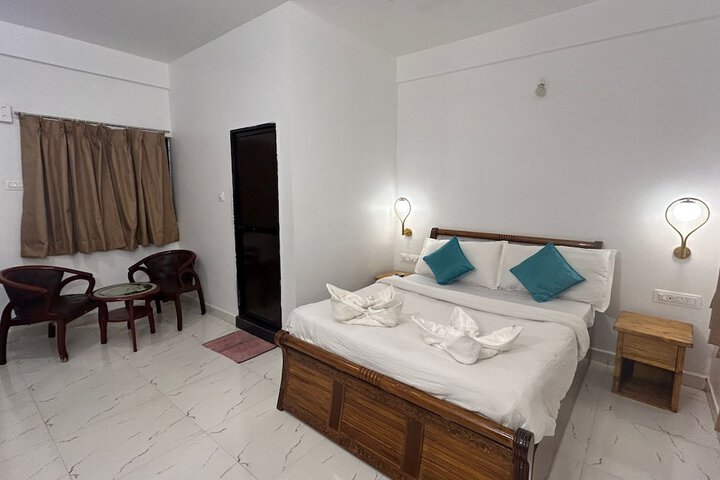 Room 3 of 16