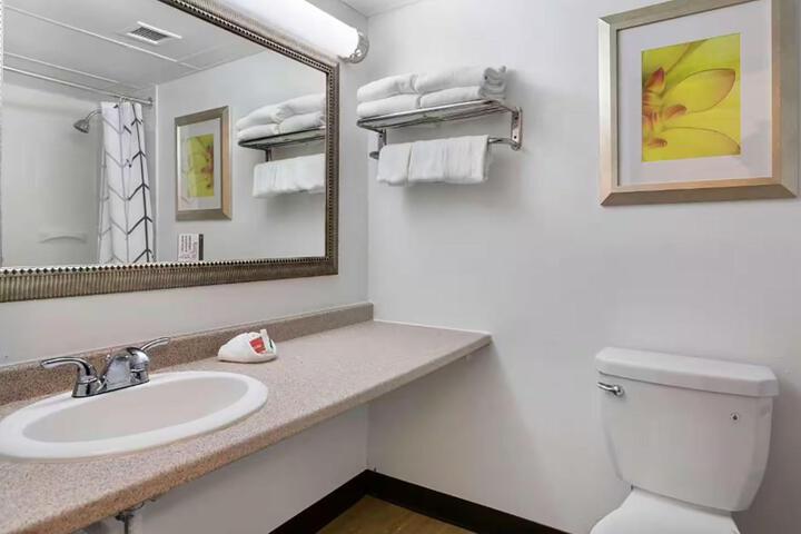 2 Double Beds (8 of 9)