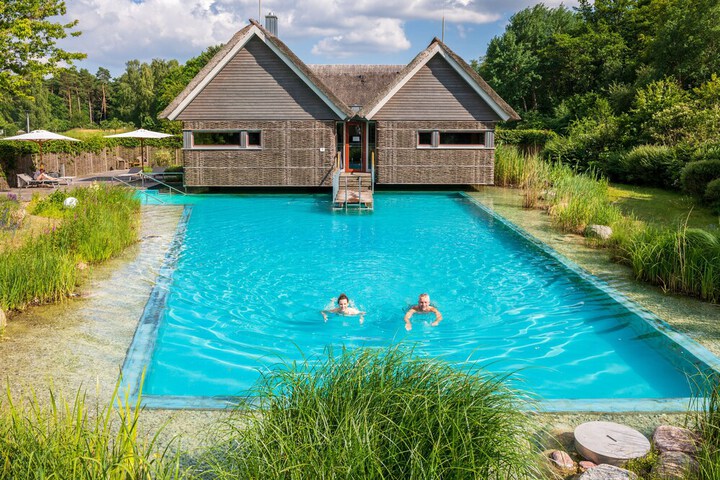 Pool 29 of 64