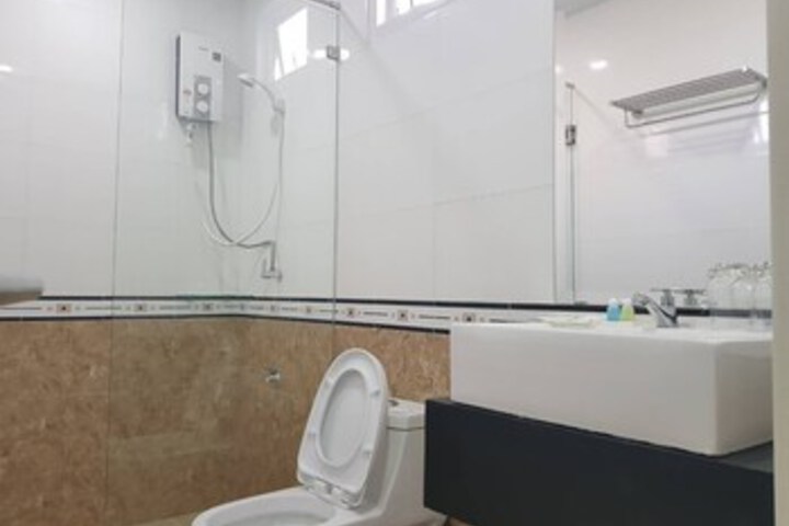 Room 2 of 9