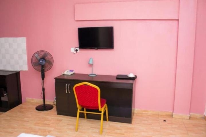 Room 16 of 25
