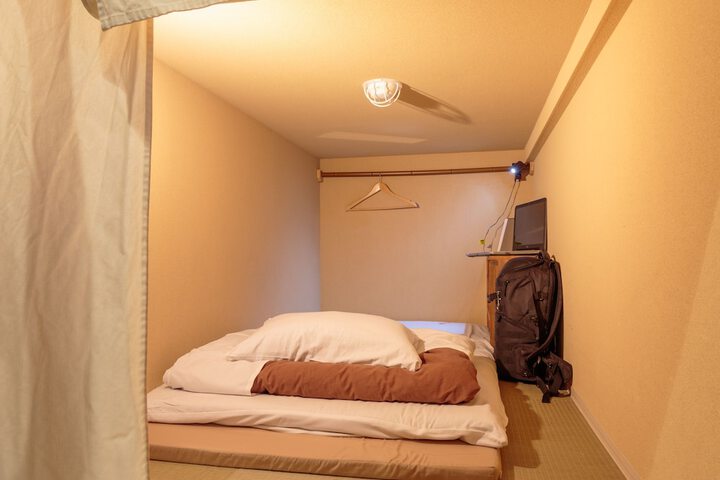 Room 8 of 65