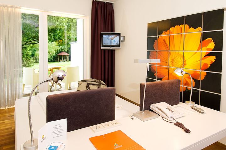 Room 2 of 37