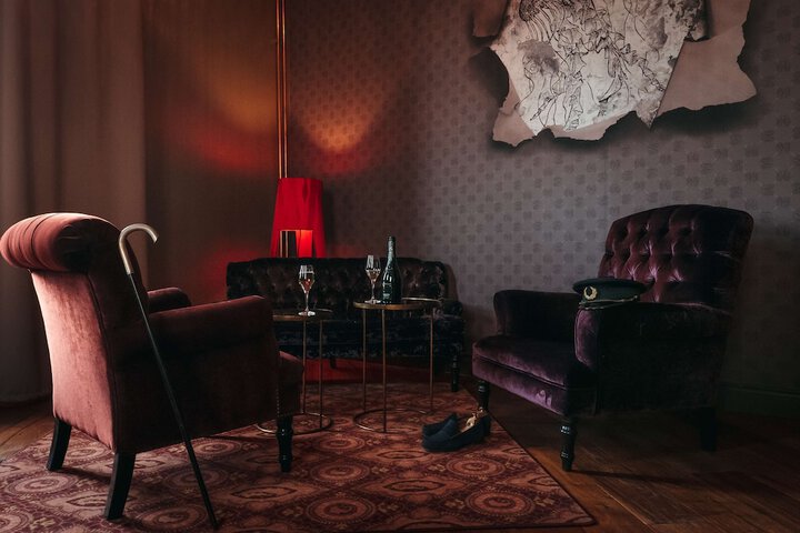 Room 32 of 81