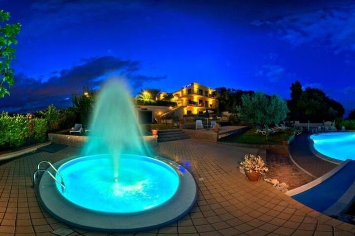 Pool 13 of 38