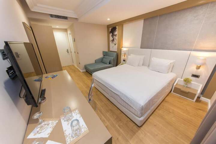 Room 14 of 71