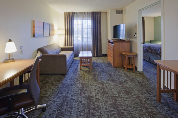 Room 8 of 63