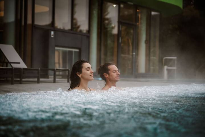 Pool 24 of 52