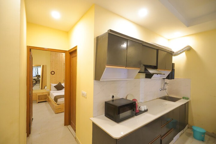 Room 14 of 28