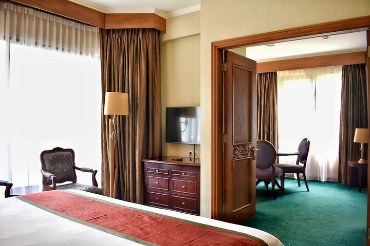 Room 11 of 39