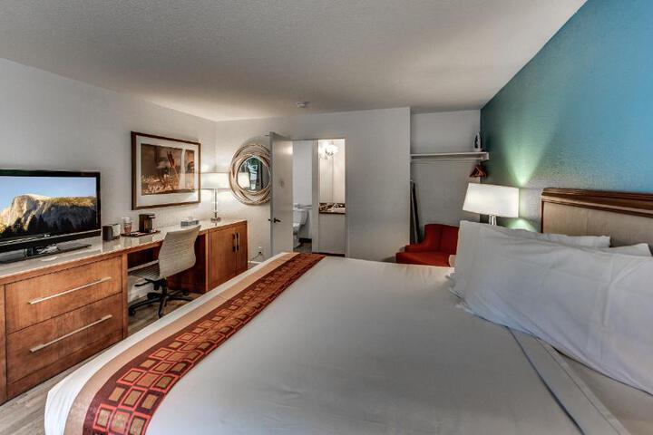 Standard Single King Bed (9 of 9)