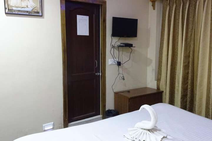 Room 32 of 70