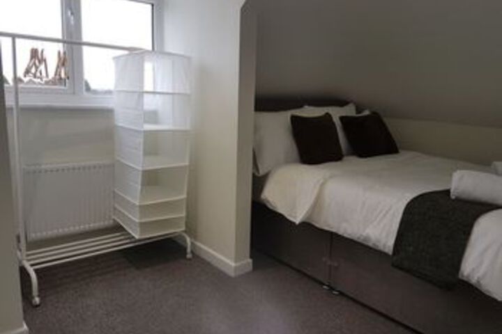 Room 13 of 38