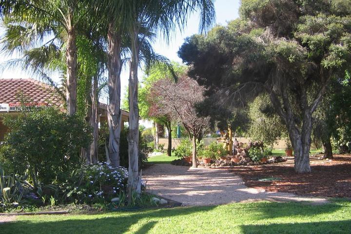 Property Grounds 19 of 33