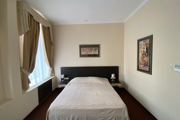 Room 19 of 60