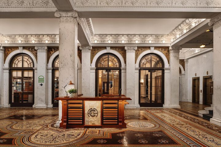 Entrance & Lobby