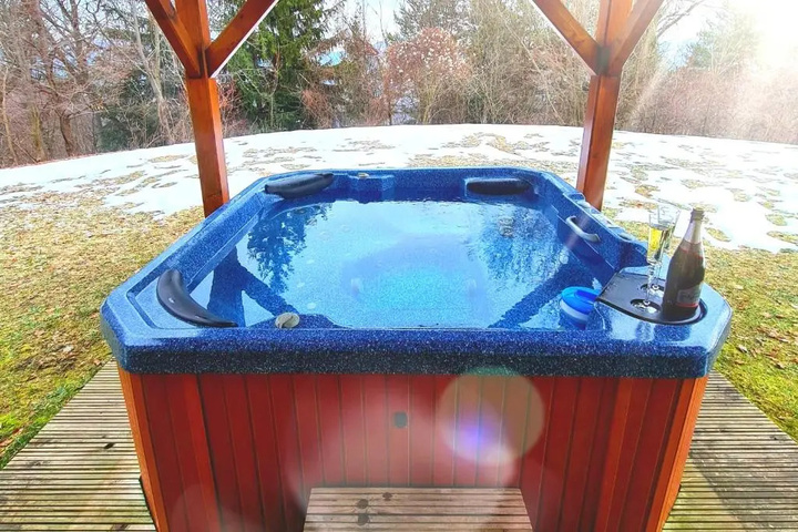 Pool 9 of 18
