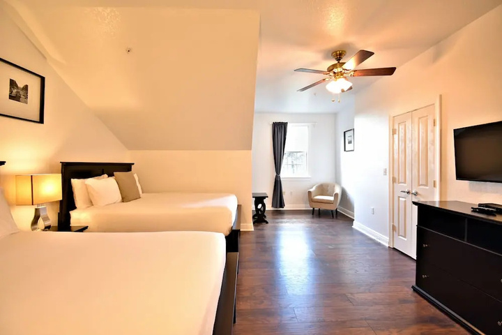 Room 7 of 44