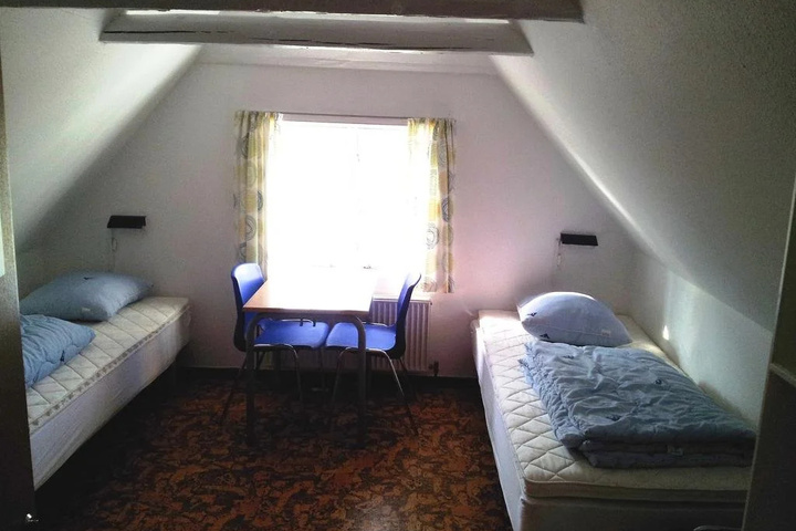 Room 3 of 12