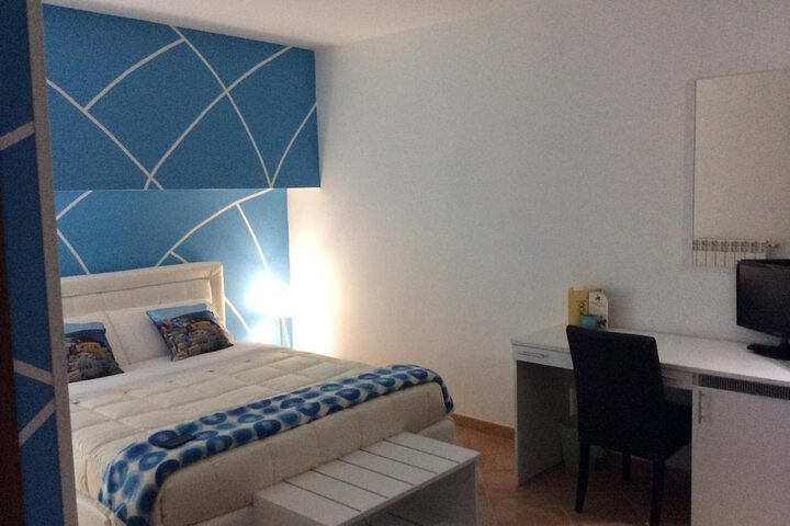 Room 11 of 36