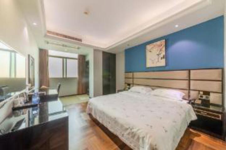 Room 21 of 22