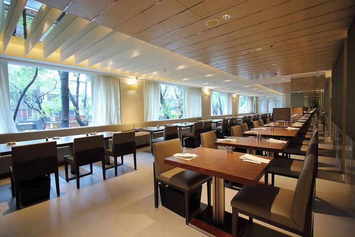 Dining 80 of 97