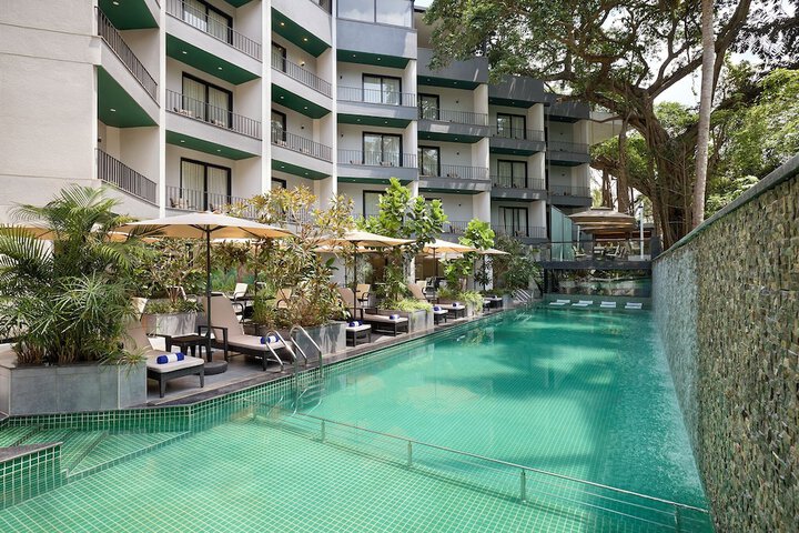Pool 18 of 25