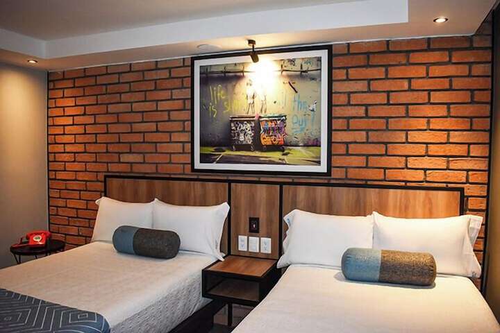 Room 18 of 35