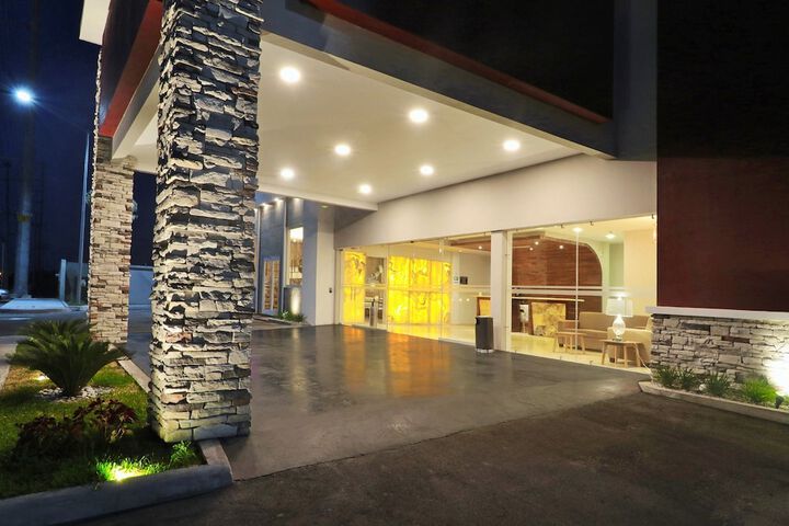 Bluu Hotel