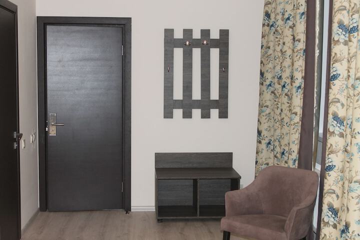 Room 53 of 106