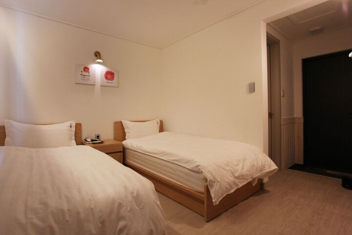 Room 196 of 198