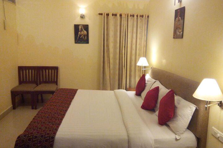 Room 18 of 37