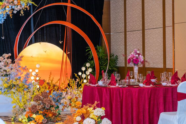 Ballroom/Hall 114 of 133