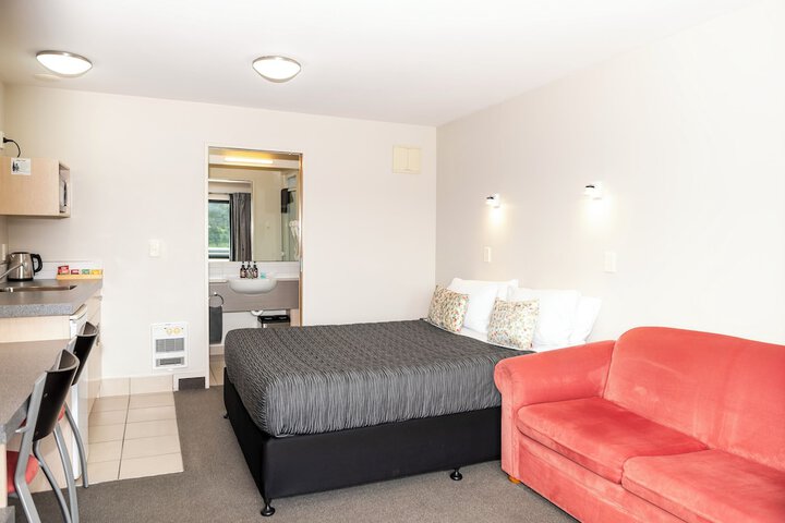 Room 12 of 34