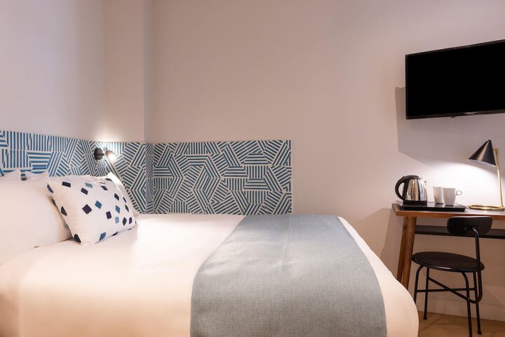 Room 25 of 82