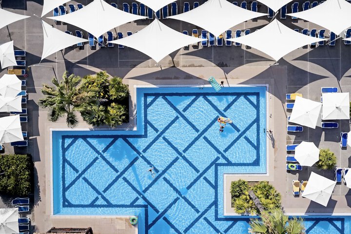 Hotel 41 of 42