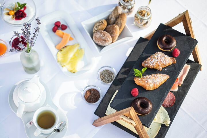Breakfast/Coffee Service 44 of 65